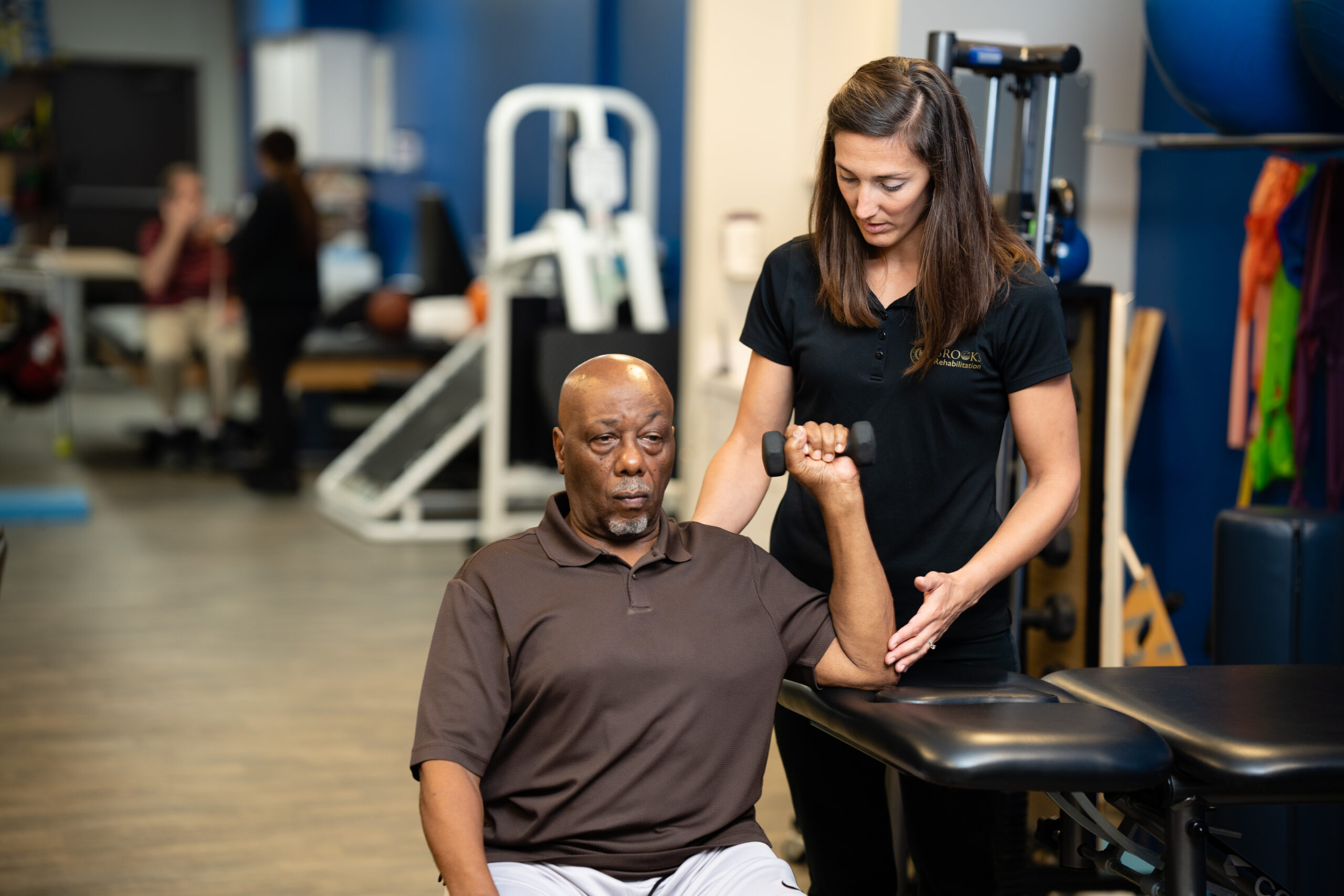 Orthopedic physical therapists treats a patient.